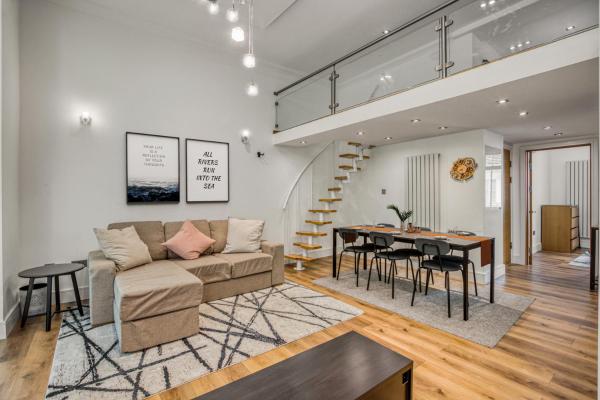 Stylish Flat by Hyde Park Walk to Notting Hill and Paddington, Забронировать  Отели Большого Лондона с парковкой, Парковка