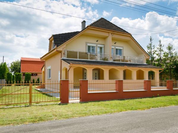 House Daisy 2 Balatonmariafurdo