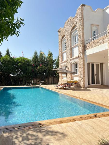 Villa du calme, Забронировать  Отели Марракеш-Тенсифт-Эль-Хауз с бассейном, Бассейн