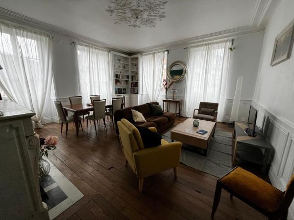 La Villa Louana charme de l'ancien en cœur de ville, Забронировать  Обюссон 