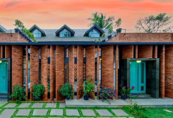 Tentgram Brick House