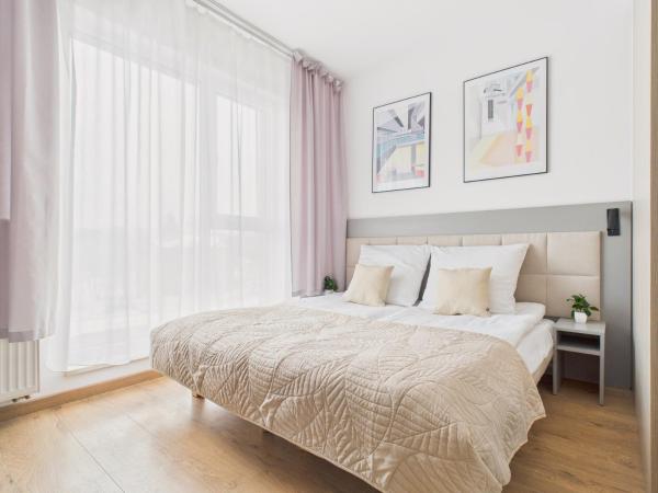 Wolska Studio Apartments by Solarento