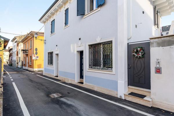 Casa Magenta Apartments