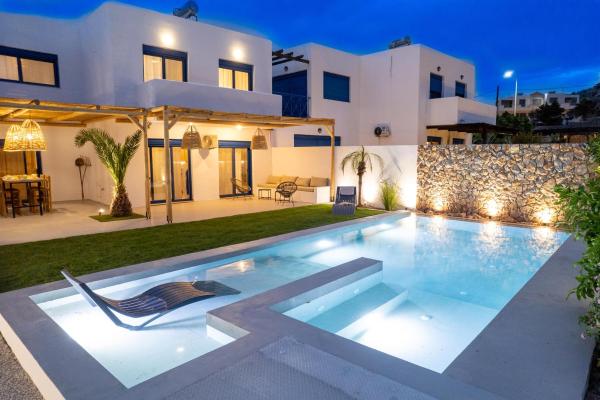 Sia Villa, Забронировать  Отели Пляжа Лардос с бассейном, Бассейн