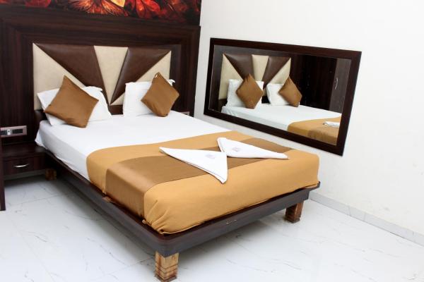 Hotel Aayan Lodging & Boarding, Забронировать  Kirnāpur Мадхья-Прадеш