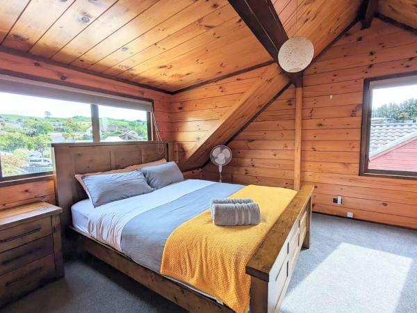 Moncur Villa, cozy and close golf course, self check in, Забронировать  Роторуа 