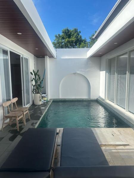 Stylish Villa, 2BR ,GREAT VALUE, Great Location !, Забронировать  Отели Унгасан с бассейном, Бассейн
