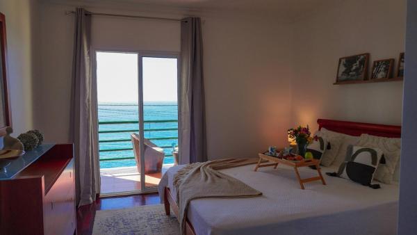 Villa Frente Mar by ESCAPE to Madeira, Забронировать  Фуншал Архипелаг Мадейра, рядом с Sao Tiago Beach