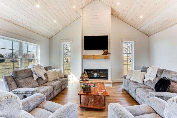 Walk to the Amish Village Spacious Ronks Getaway!, Забронировать  Ронкс Ланкастер