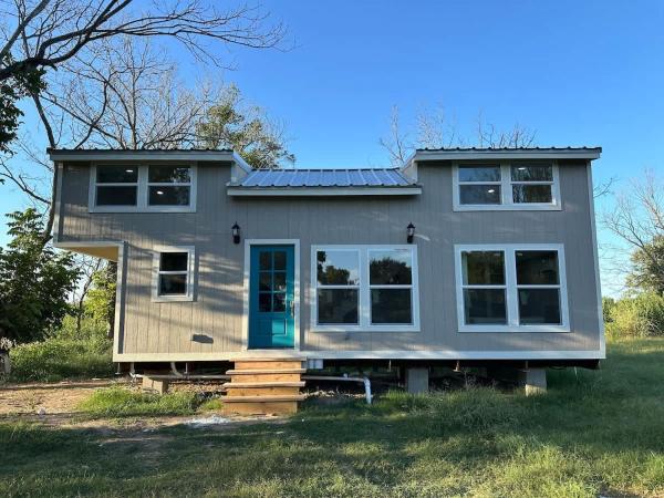 New Entire Tiny Luxury Home, Забронировать  Остин Greater Austin