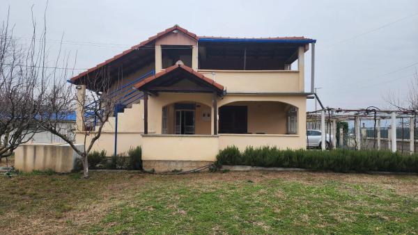 Lush Garden Villa Close to Airport with Hi-Speed Wifi, Забронировать  Подгорица Община Подгорица, рядом с Монастырь Дайбабе