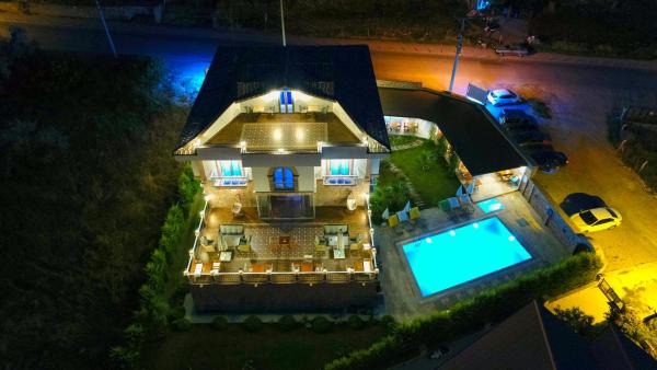 Cunda Rota Otel, Забронировать  Отели Айвалык с бассейном, Бассейн