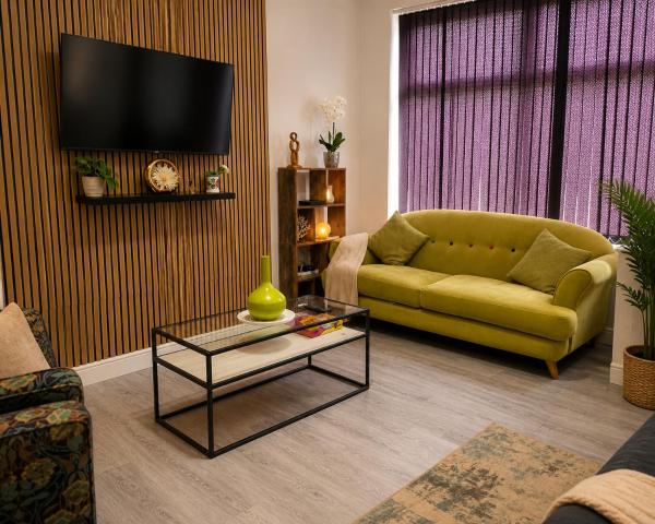 3BR Sleeps 10 Walk to Alex Park, Забронировать  Манчестер Большой Манчестер