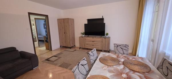 Apartament 3 pokoje 8-go maja, Забронировать  Стараховице 