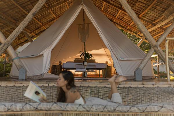 Glamping at Kalumo Lodge - Tent 1, Забронировать Кемпинг Кемпинги и глэмпинги Ослоб, Кемпинг