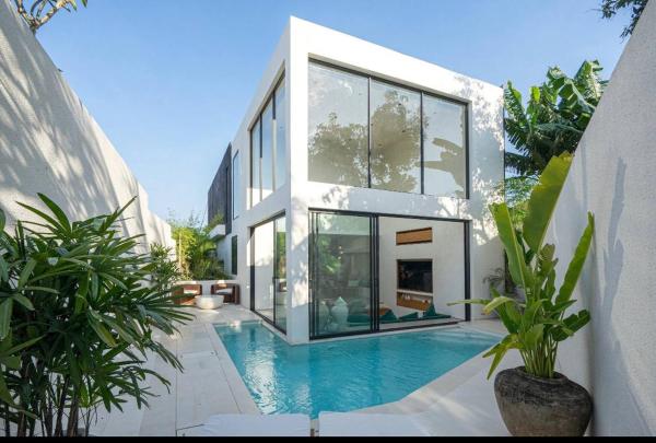 Black Island Villa 2BR Brand New In Canggu, Забронировать  Отели Мунгу с бассейном, Бассейн