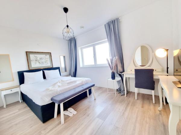 Charming Rooms With View, Забронировать  Амстердам Северная Голландия, рядом с Норд