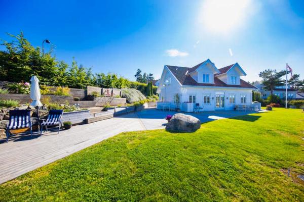 Villa with sea view, boat & golf cart Kragerø, Забронировать  СПА-отели Vestfold og Telemark, SPA-услуги