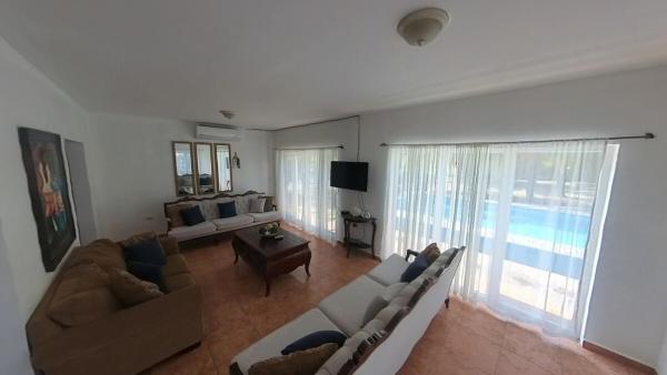 Beach House in Tela with a Pool, Забронировать  Тела Атлантида