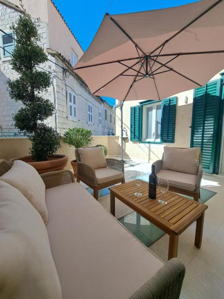 House Olenta, Забронировать  Сплит Сплитско-Далматинская жупания, рядом с People's Square - Pjaca