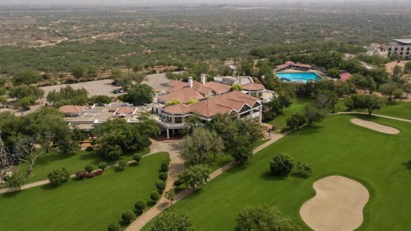 Arbian Sea Country Club, Забронировать  Отели Карачи с парковкой, Парковка