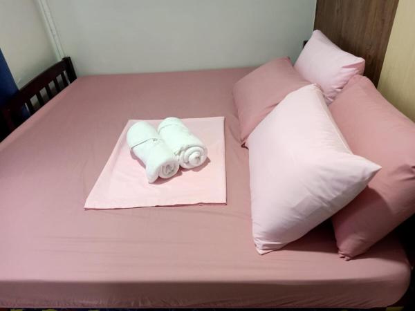 Len's Den 2 Entire Flat in Pasay City Mall of Asia Manila, Забронировать  Манила Столичный регион