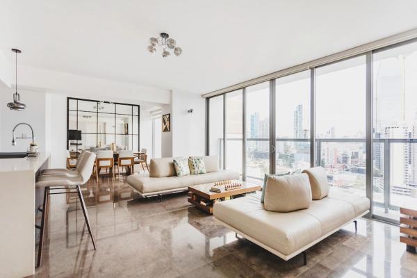 Unique Yoo Luxury 2-bedroom 3-story Loft, Забронировать  Отели Бальбоа с бассейном, Бассейн