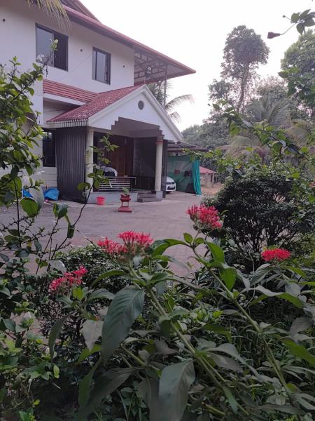 Suvarna TOURIST HOME, Забронировать  Dharmastala штат Карнатака