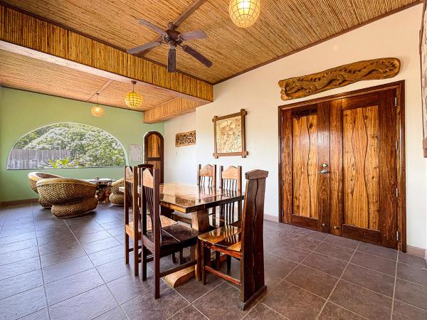 3 Bedroom Property in the Heart of Coron, Забронировать  Корон Coron