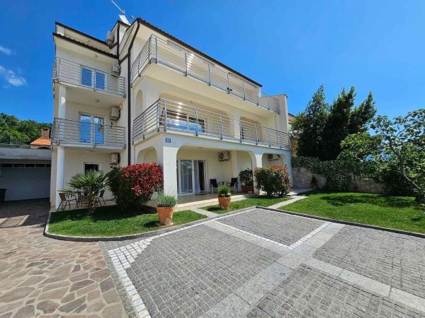 Apartments in Novi Vinodolski 15461, Забронировать Апартаменты/квартира Апартаменты Приморско-Горанской жупания, Апартаменты/квартира