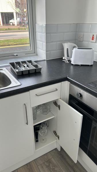 Cosy Studio Station House Apartment Free Wifi, Parking & EV