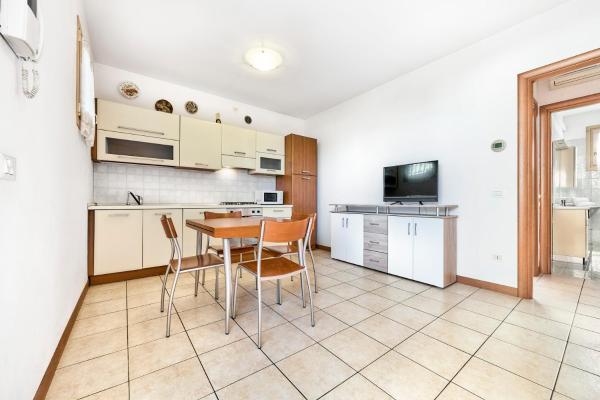 Jesolo Flowers Beach House - Host Solution, Забронировать  Отели Венето с бассейном, Бассейн