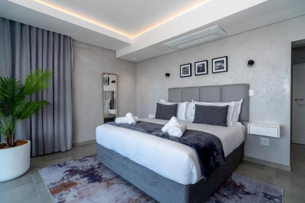 Executive Boulders Beach Suite with Ocean Views, Забронировать  Отели Саймонстаун с бассейном, рядом с Гавань Саймонстауна, Бассейн