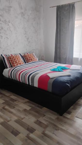 Mihai's studio apartment, Забронировать  Тимишоара Тимиш, рядом с Timișoreana Beer Factory