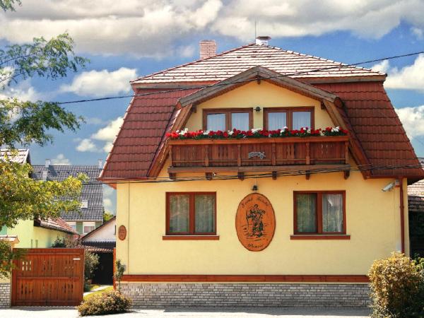 Szt Kristóf Bed and Breakfast, Забронировать  Дьёр 