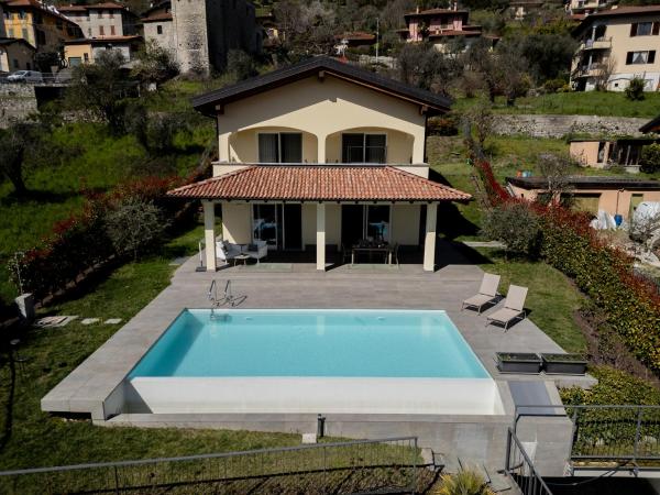 Villa Incanto, Забронировать  Отели Меццегра с бассейном, Бассейн