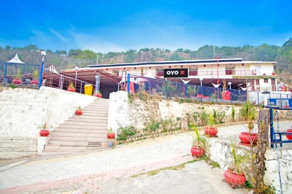 Hotel Kalka And Restaurant Patnitop, Забронировать  Kūd Джамму и Кашмир