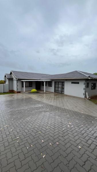 cozy home in traquil area, Забронировать  Эмпангени 