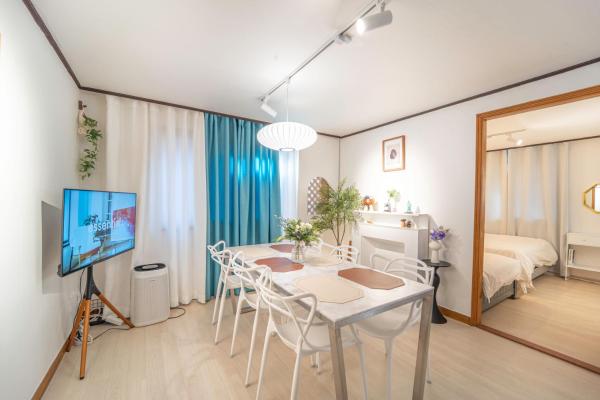 Family Suite near Hongdae & Seoul Station, Забронировать  Сеул ОАЭ