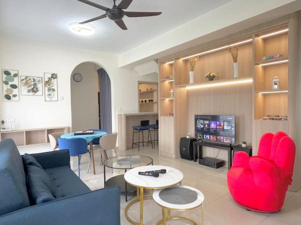 Bukit Indah Karaoke Corner 5parking Muji 4-10pax, Забронировать  Букит-Инда Джохор-Бару