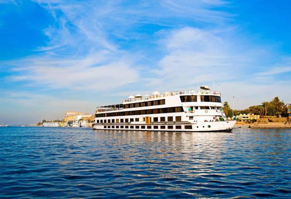 Nile Cruise Luxor 4 nights Aswan 3 nights, Забронировать  Отели Луксора с парковкой, рядом с Luxor Temple, Парковка