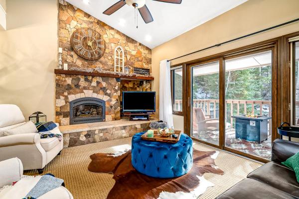 Winterwood Townhomes by Pioneer Ridge Management