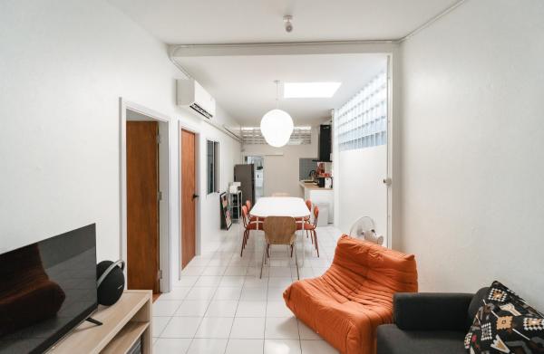 Cozy home near old town and airport, Забронировать  Отели провинции Чианг Мая с парковкой, Парковка