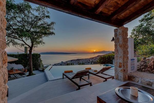 Villa Montes - Makarska Exklusiv, Забронировать  Отели Biokovo Nature Park с парковкой, Парковка