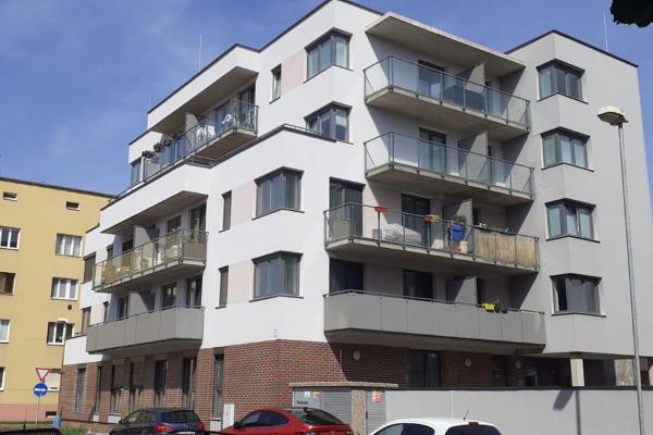 next to great apartment, Забронировать Апартаменты/квартира Отели Кошице с парковкой, рядом с Aviation museum Kosice, Парковка