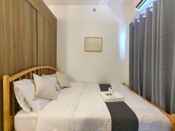 1BR Condotel with Balcony at FAME Residences #FM55, Забронировать  Манила Столичный регион