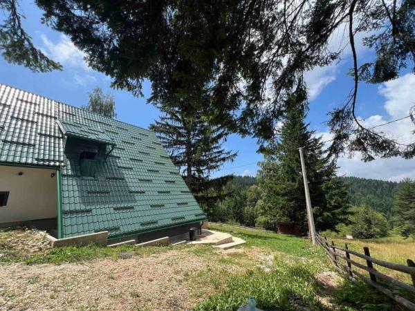 Villa Čevljanovići, Забронировать  Отели Сараевского кантона с парковкой, Парковка