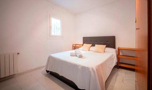 R153 - Espaciosa Villa con Piscina Privada en Coma