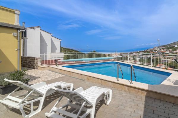 Apartmani Zora2, Забронировать Отель Сень Ликско-Сеньская жупания