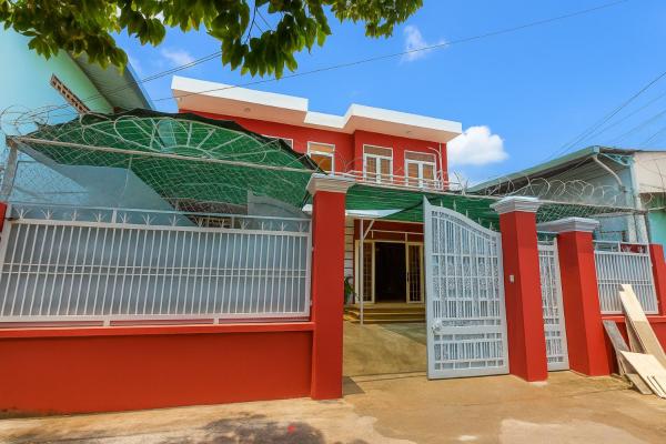 REDHOME DORM, Забронировать  Отели Хошимина с парковкой, Парковка